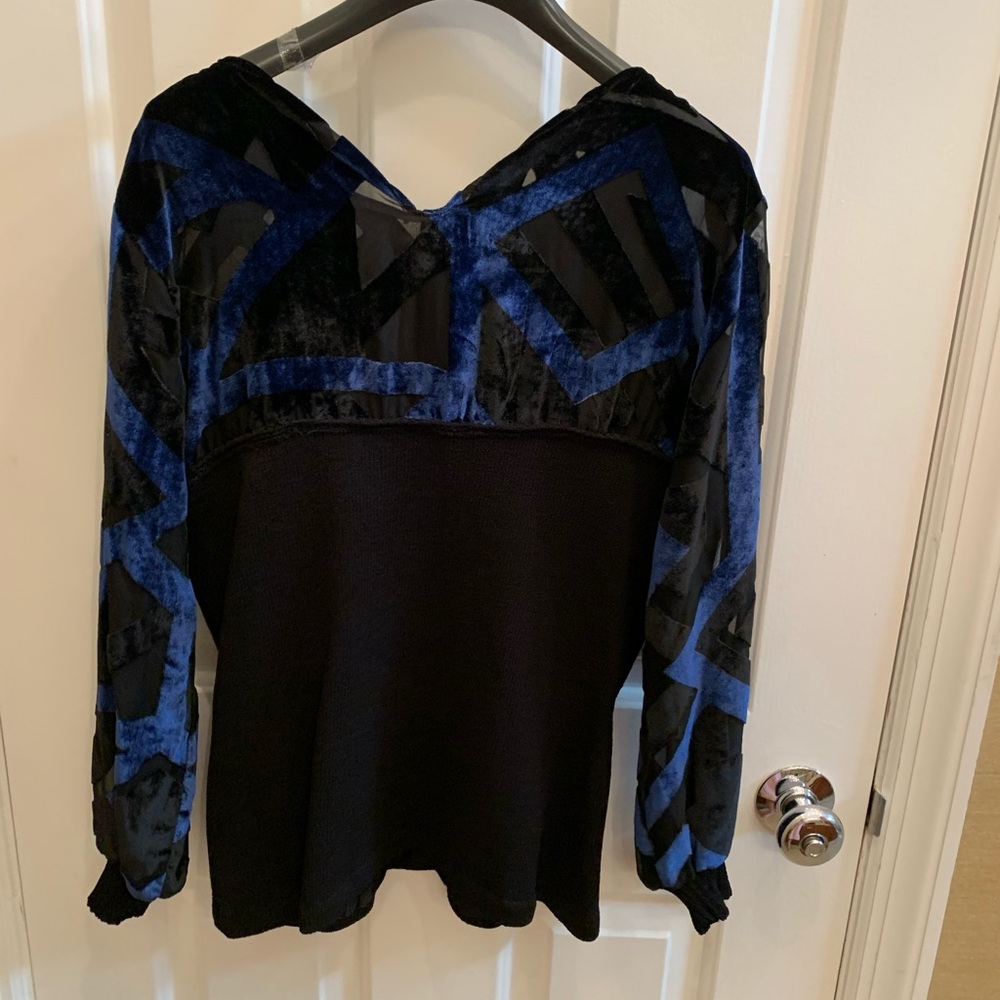 Elaris Blue and Black Velvet Sweater